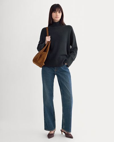 Image | The Boxy Turtleneck in Cashmere | Navy