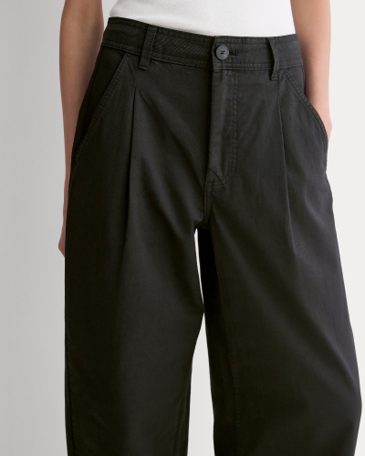 Image | Model in The Everywhere Pant | Black