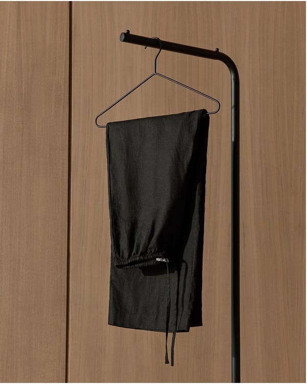 [Image]The Drawstring Pant in Linen | Black