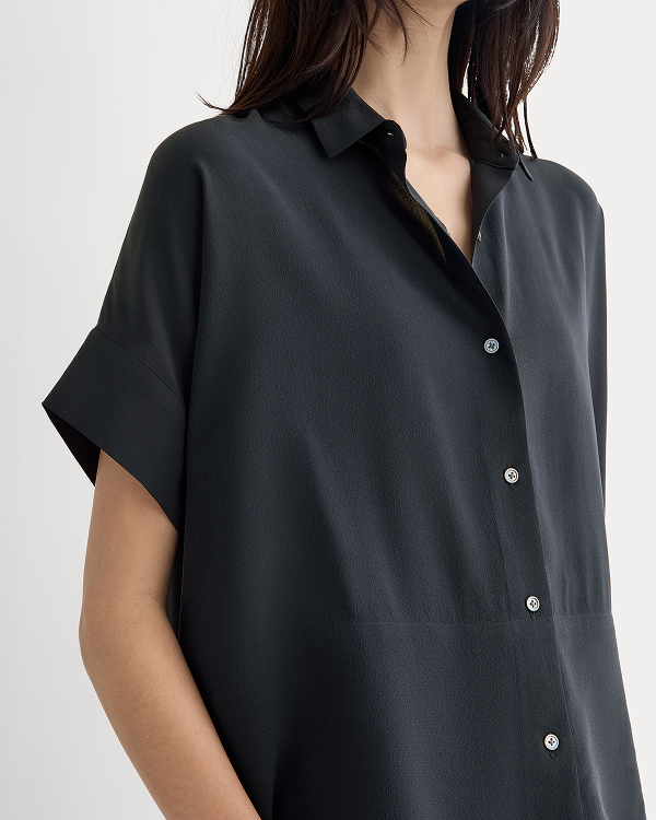 Image | Model in The Boxy Shirt in Washable Silk | Black 