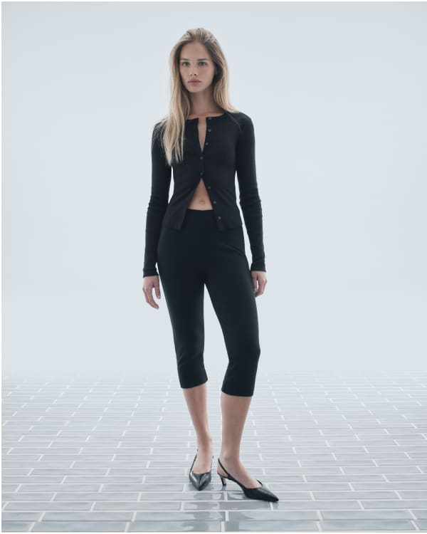 [Image]The Selfie Cardigan | Black
