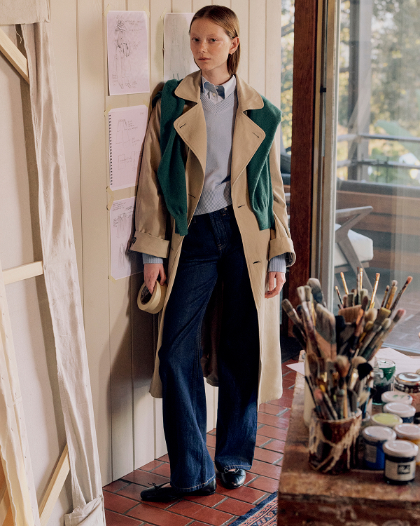 Image | Model in Cashmere Cropped High-V Sweater | Open Air Blue