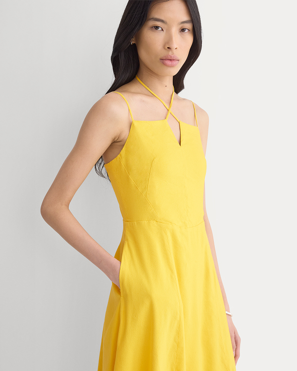 Image | Model | Tie-Neck Dress in Stretch Linen | Passion Fruit