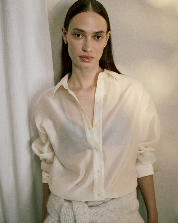Image | Oversized Shirt in Cotton-Silk Organza | Parchment