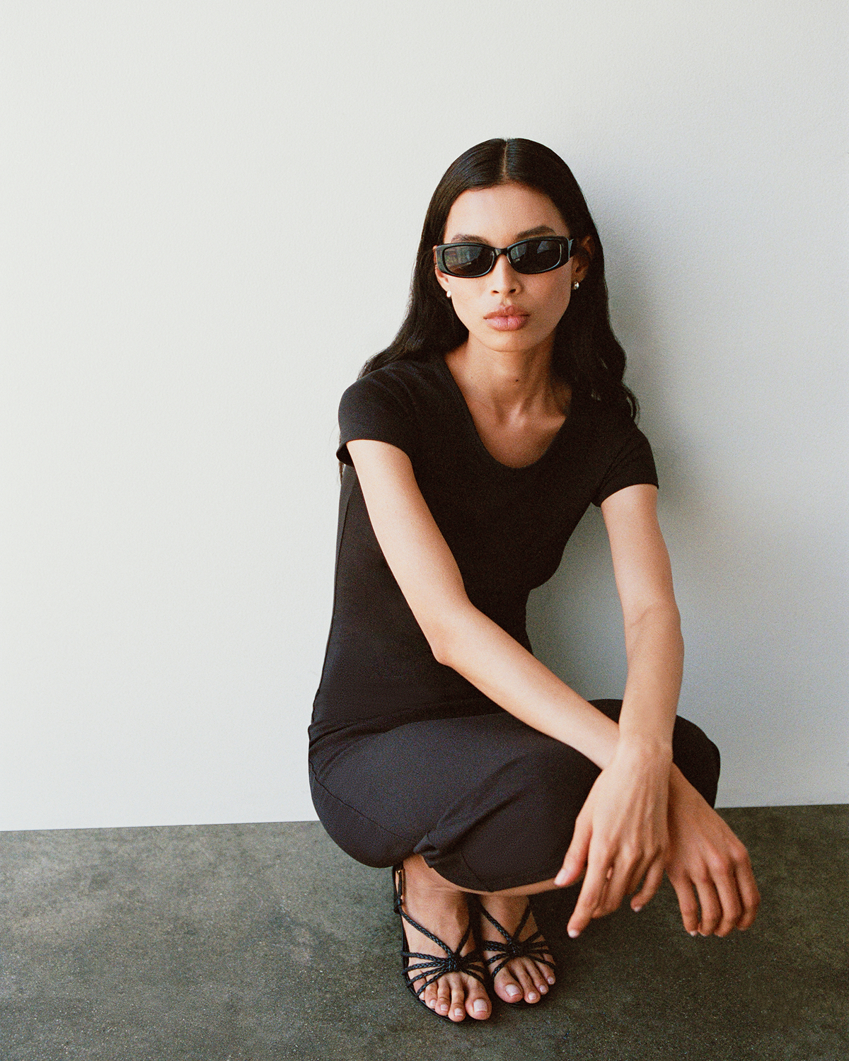  Editorial Image | Model in Raglan Midi Dress | Black