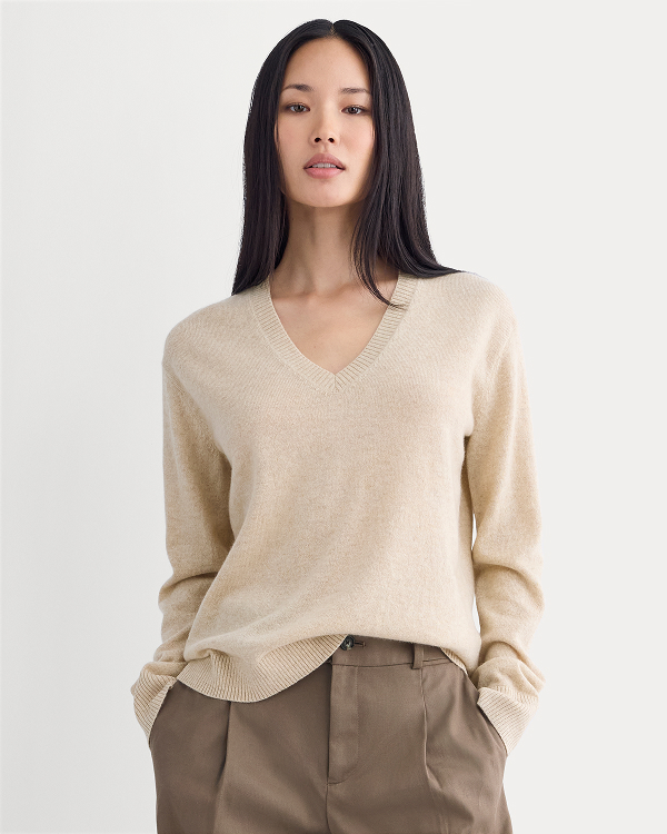 Image | The Classic V in Cashmere | Heather Light Camel