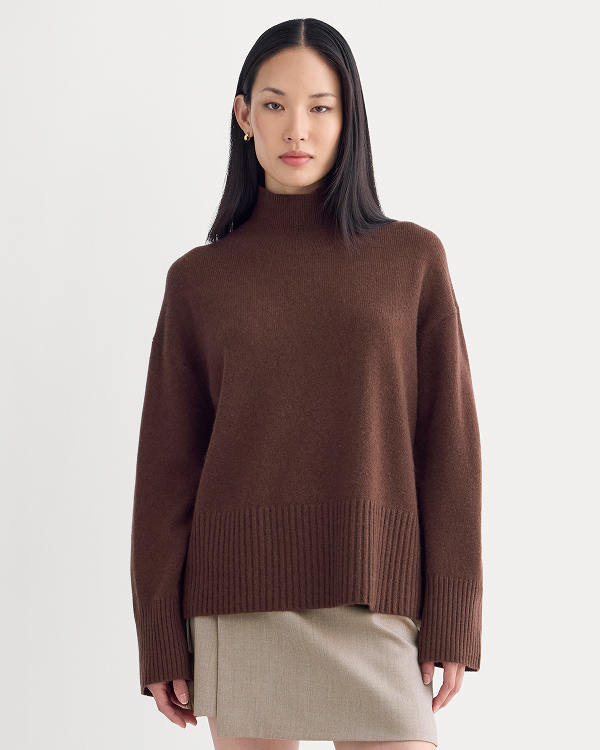 Image | Model in The Boxy Turtleneck in Cashmere | CocoaAir Blue
