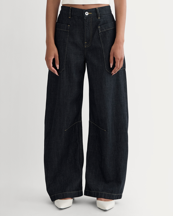 Image | Model in The Gardener Pull-On Jean | Dark Indigo