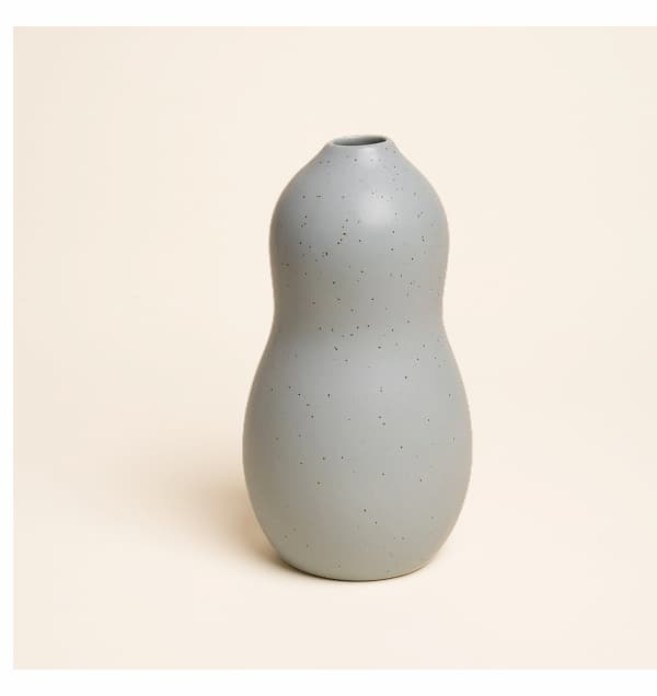 Vase in Pebble