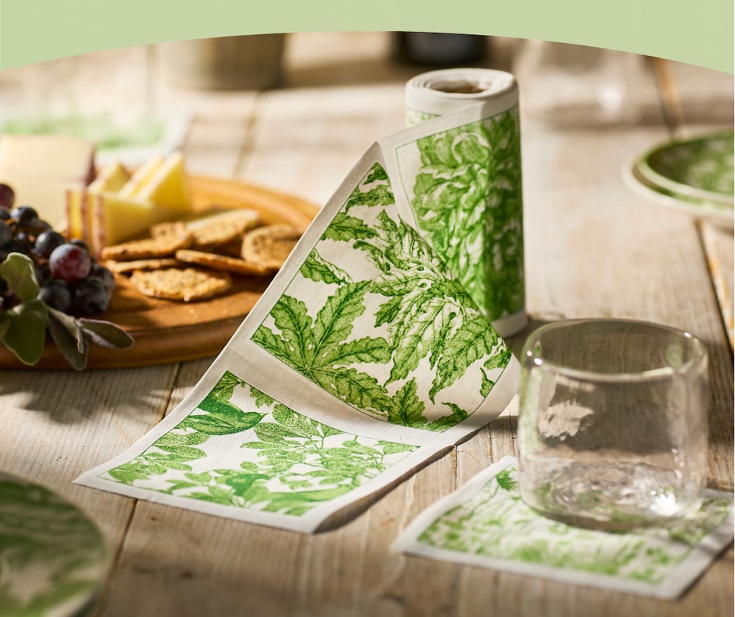 Botanicals Verde Cocktail Napkin Roll