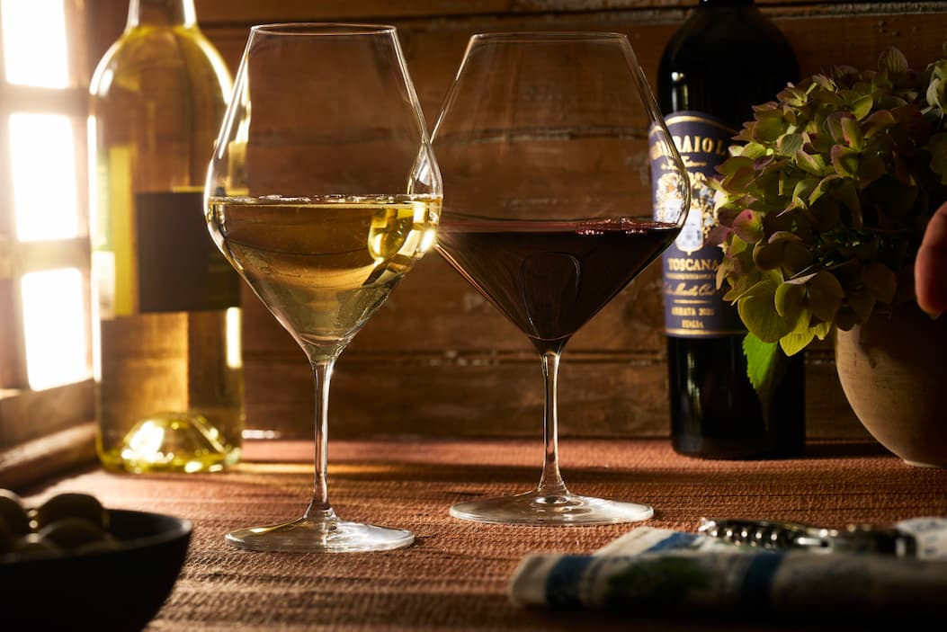 Library red and white wine glasses