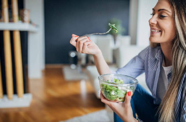 Feature image with link to read the article: The Best Glutathione Foods (and When to Supplement)