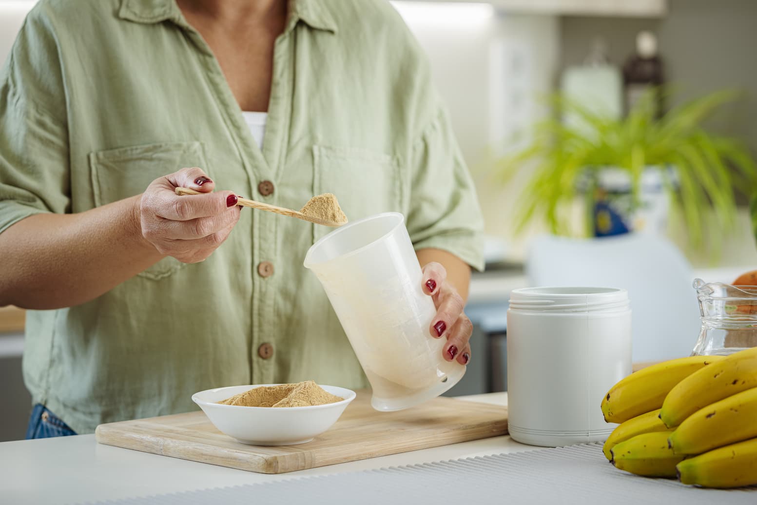 Image with link to read the article titled "L-Glutamine Benefits and Uses: Why This Amino Acid Matters"