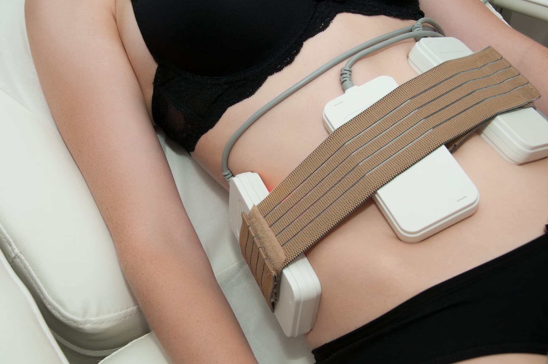 Feature image with link to read the article: Does Red Light Therapy for Weight Loss Work?