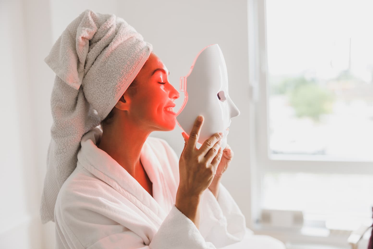 Feature image with link to read the article: Best Red Light Therapy Devices: A Clinician’s Honest Review