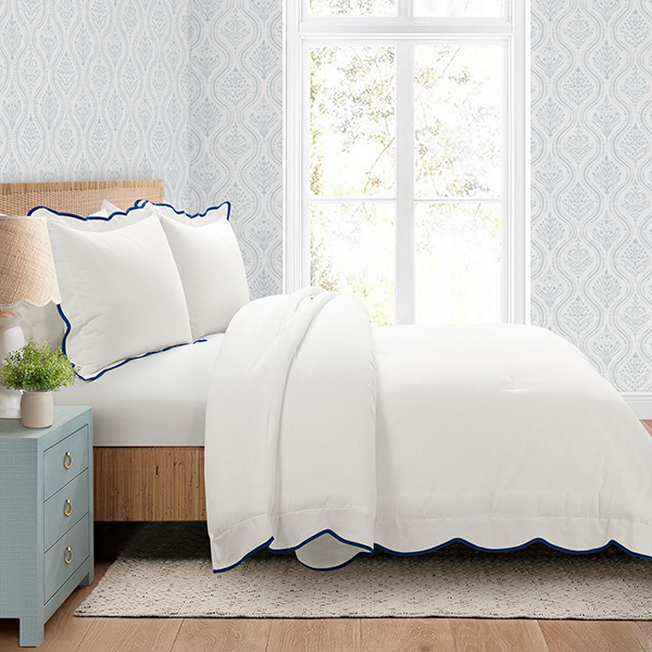 Scalloped Edge Comforter Set