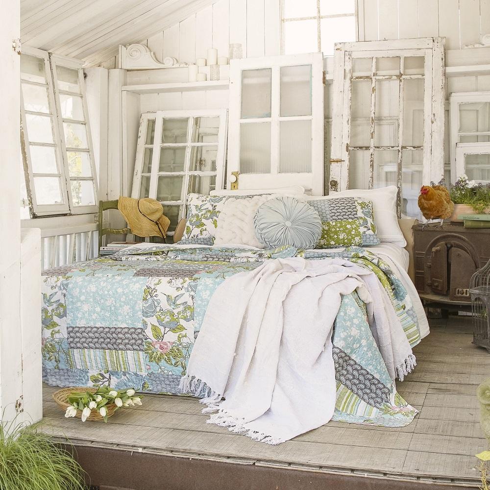 Roesser Quilt Set + Pom Pom Stripe Quilt Set