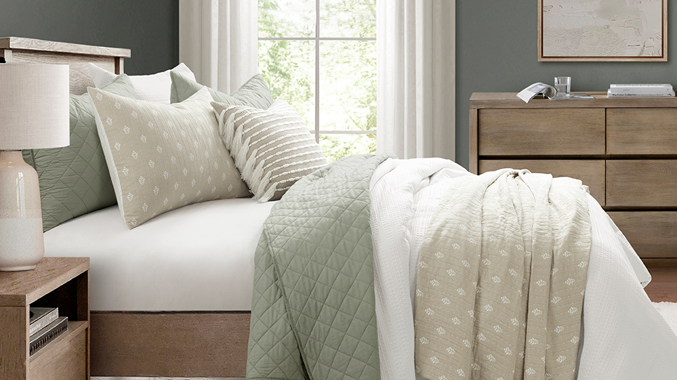 Ava Diamond Quilt Set