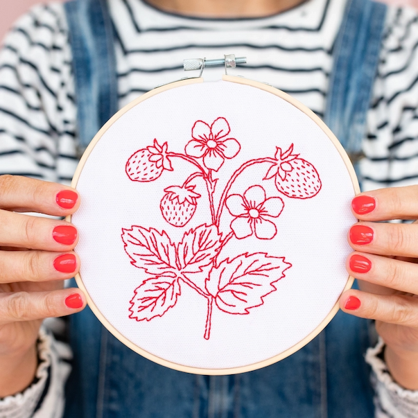 Strawberry Hoop kit fra Cotton Clara