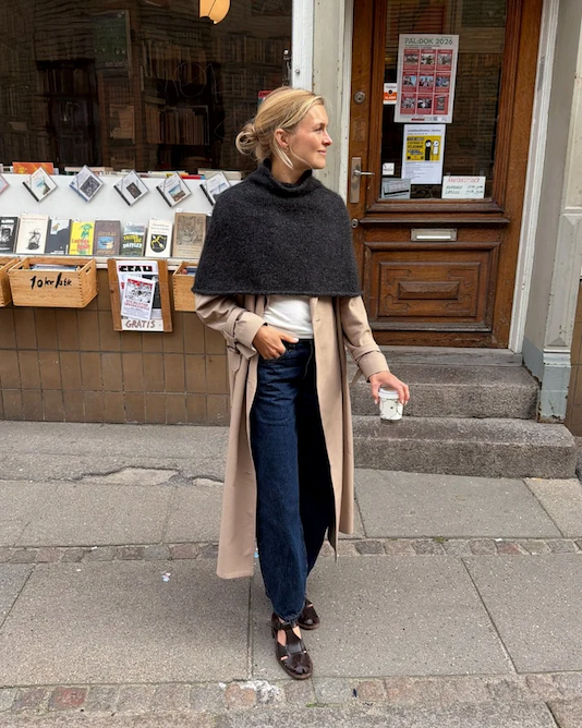 Ivy Cape fra PetiteKnit