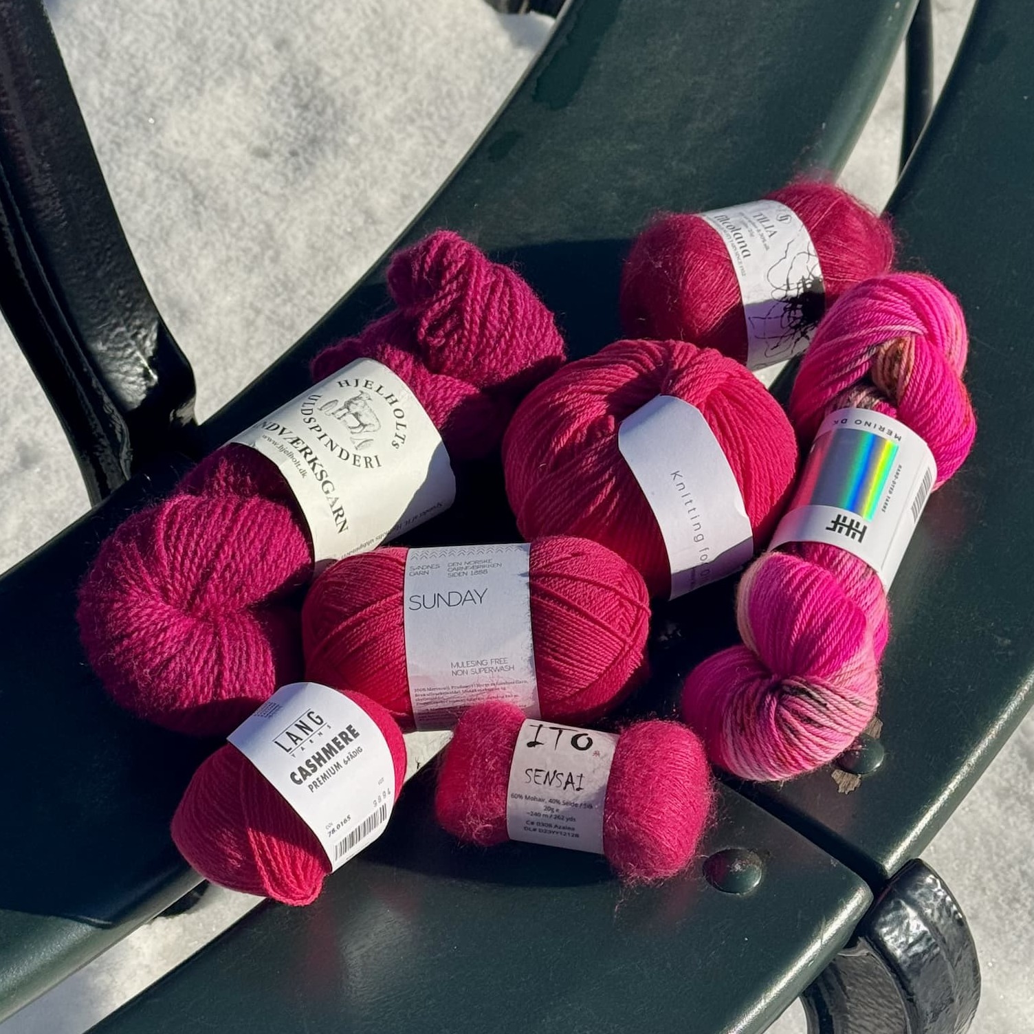 Fuchsia garn hos Sommerfuglen