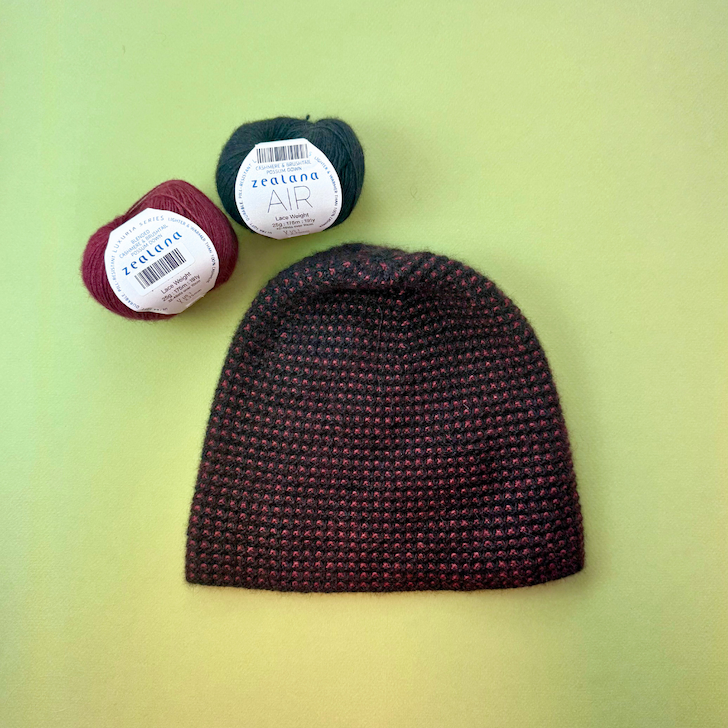 Hue i vævestrik af Inga Walløe