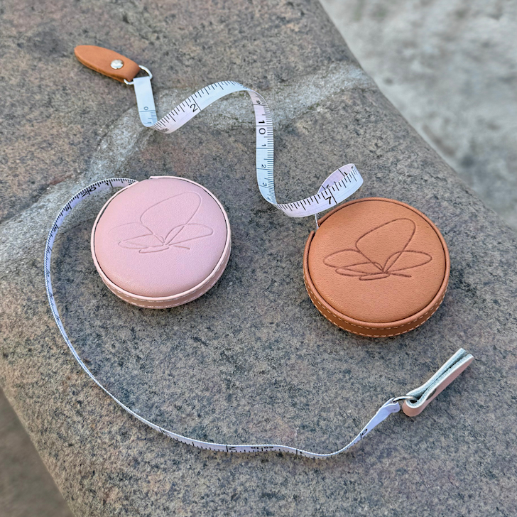 Sommerfuglens målebånd med læder