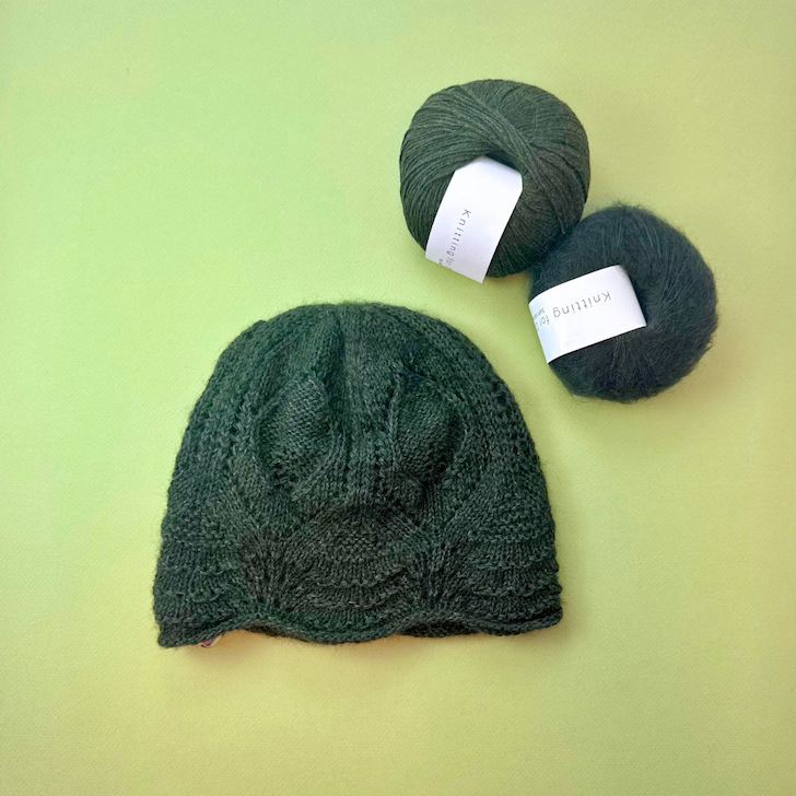 Blondebeanie af Knitting for Olive