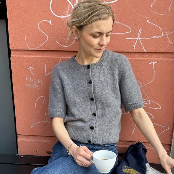 Maggie Cardigan af PetiteKnit