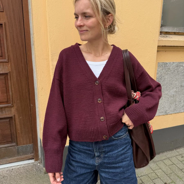 Scarlet Cardigan fra PetiteKnit