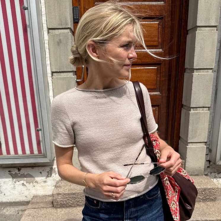Ivy Tee fra PetiteKnit