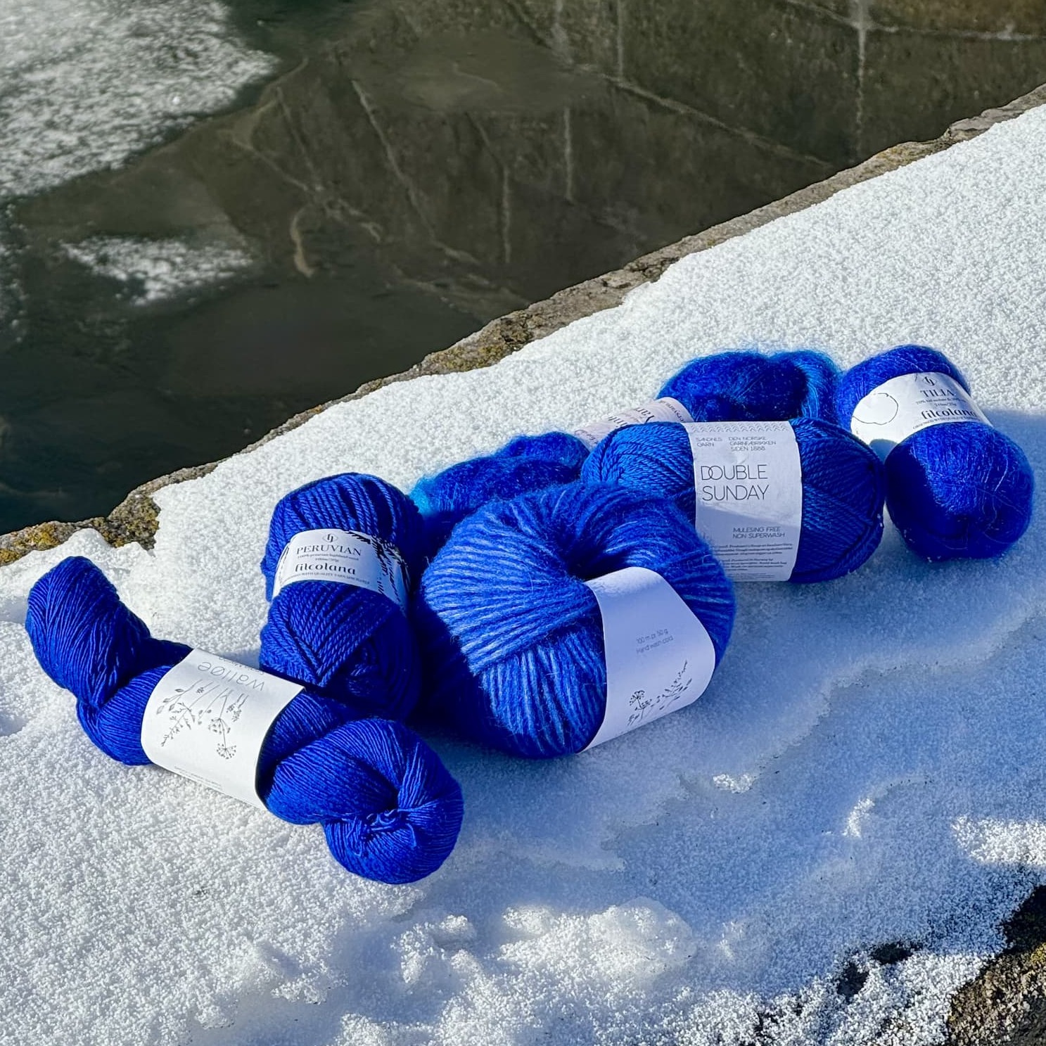 Koboltblå garn hos Sommerfuglen