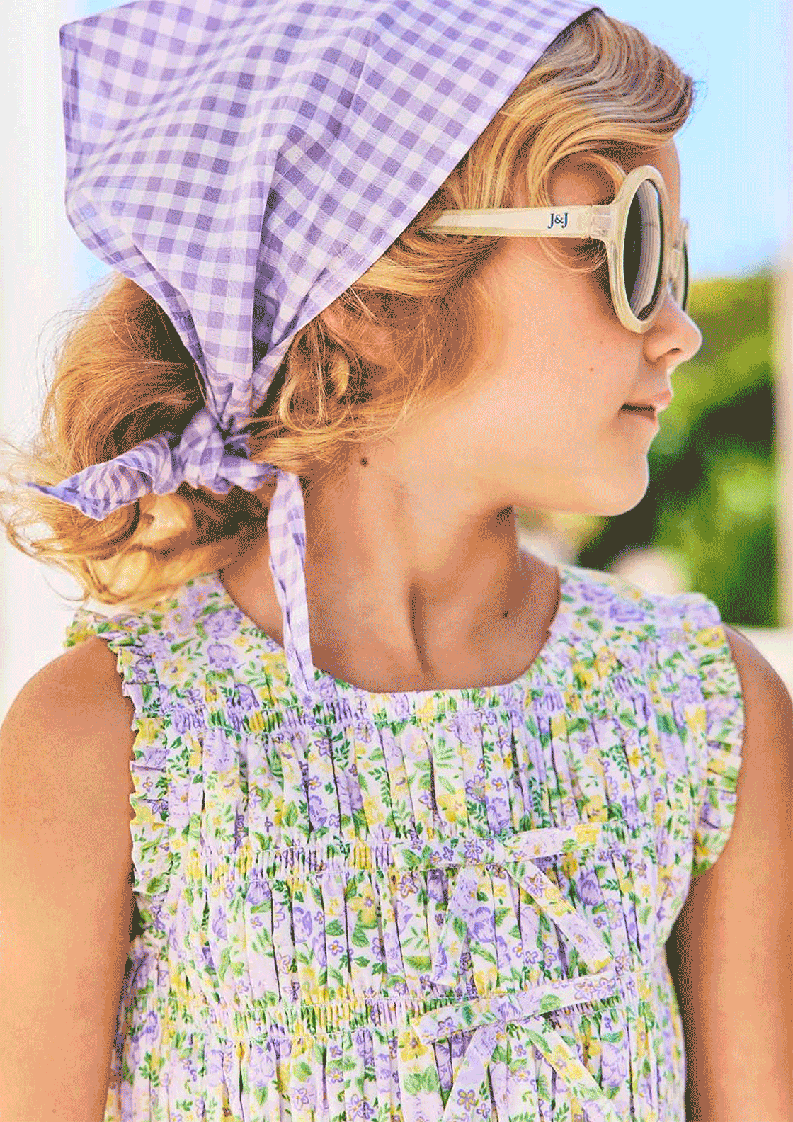 Girl balloon animation