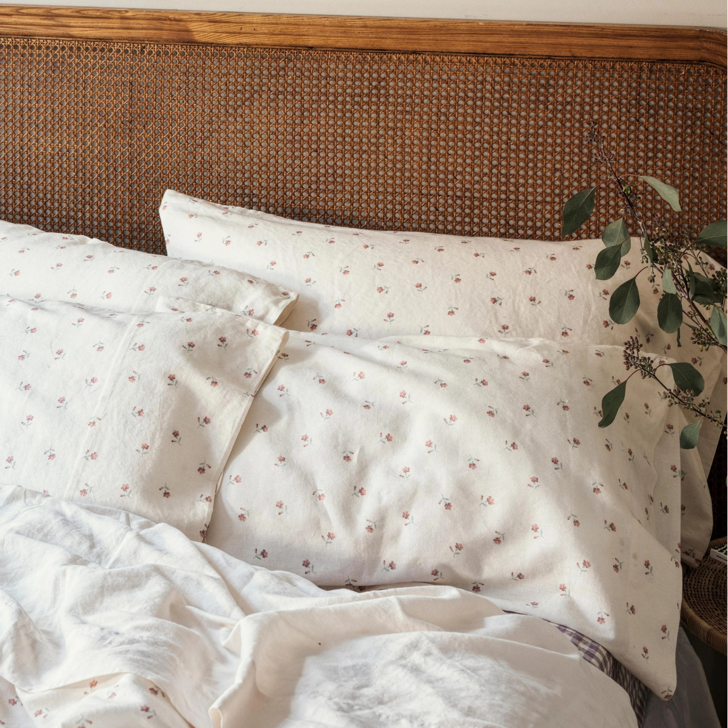 Pearl Posy Bud Linen Blend Duvet Cover