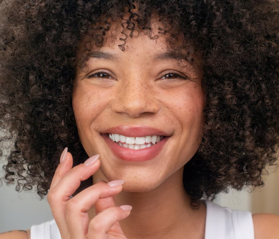 Woman using Hydrating Gum Serum