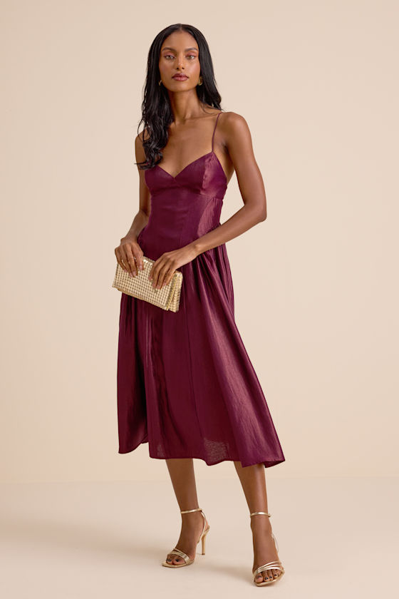 Image of Paride Shiny Plum Gathered Lace Up Midi Dress