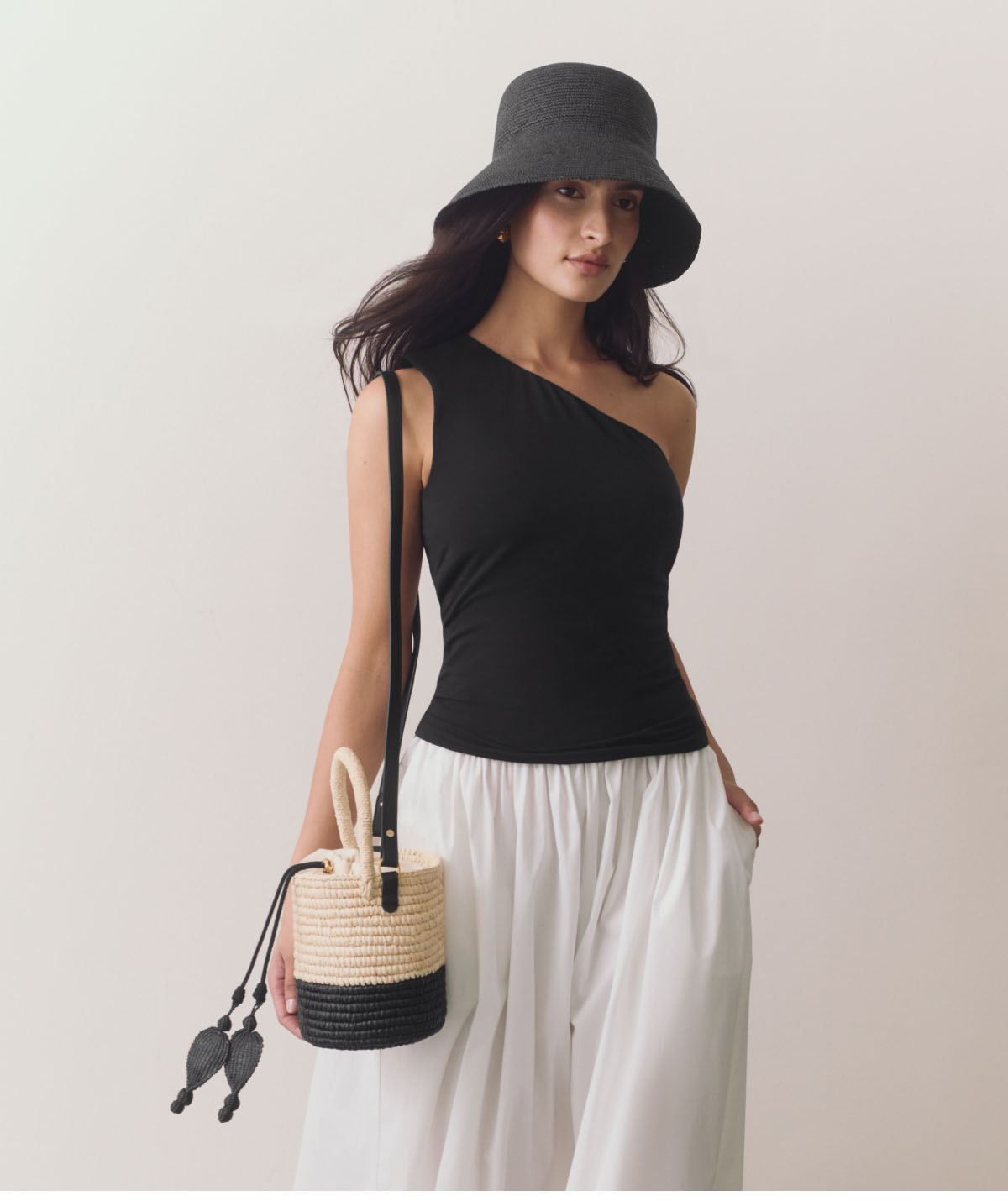Bucket Hat and Toquilla Mini Bucket Bag Natural/ Black