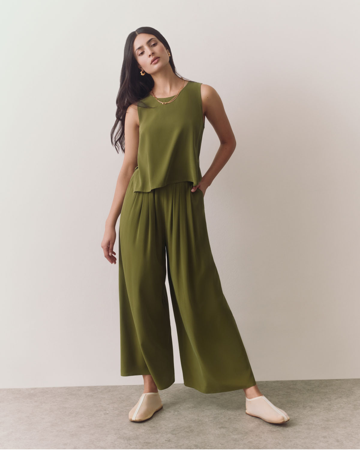 Washable Silk Cropped Overlay and Washable Silk Cropped Pleated Pant Moss