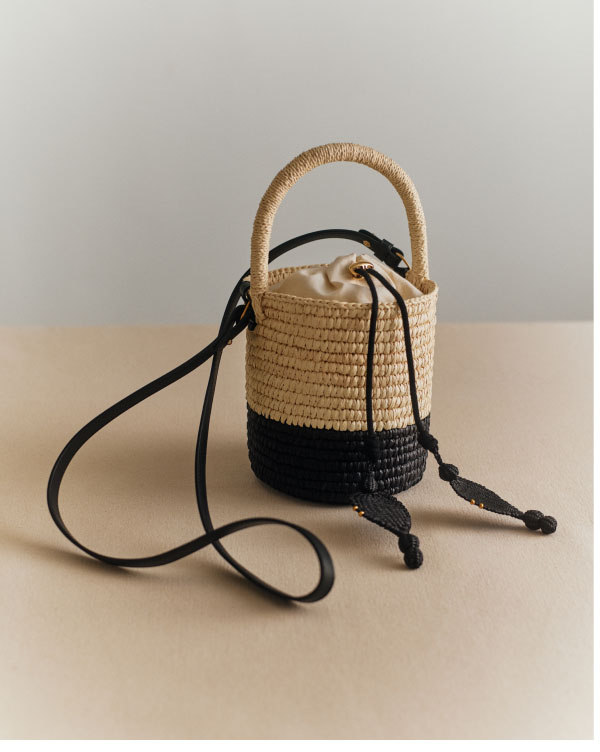 Toquilla Mini Bucket Bag Natural/ Black