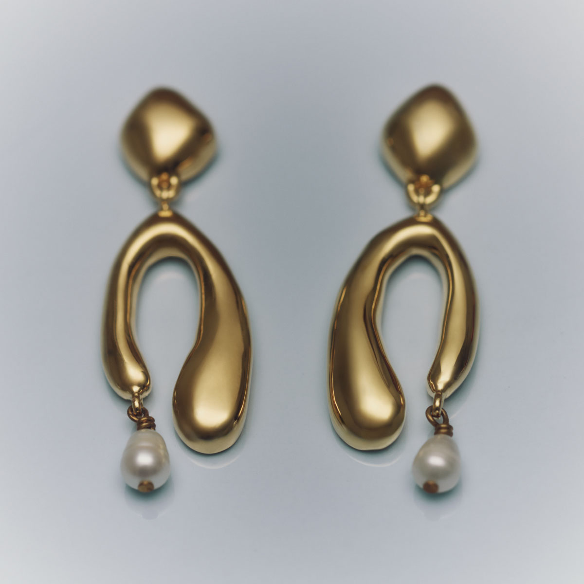 Nube Pearl Earrings
