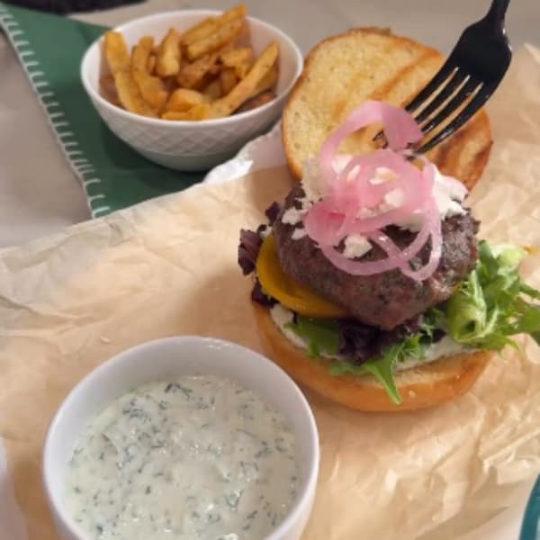 @thehangrylatina, lamb burgers
