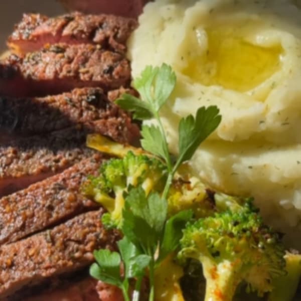 Tbone, Mila @simplytastyco