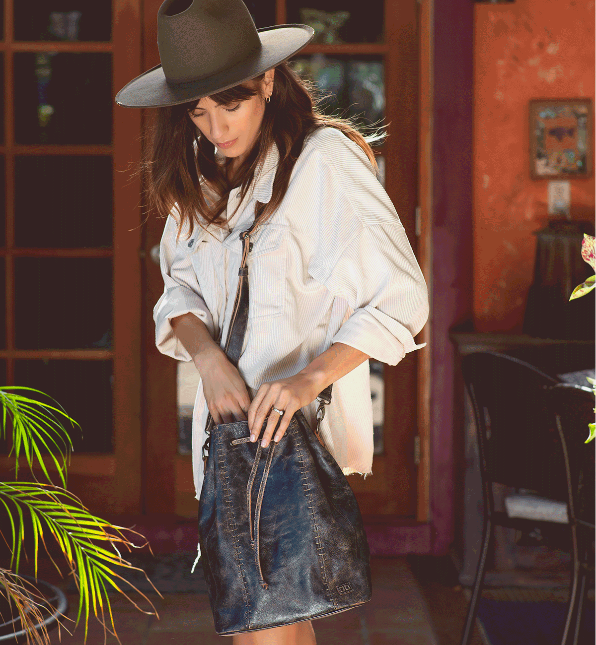 HIGHLY loved finish! Bed Stu