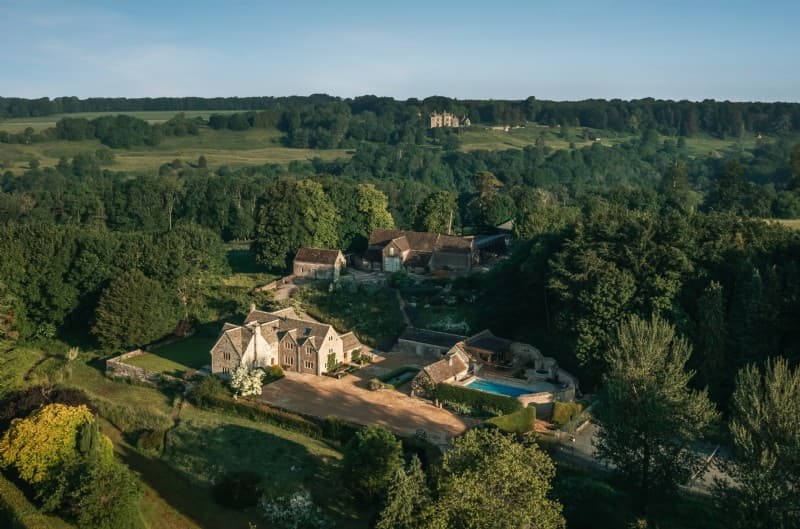Gulliver's Hall in the Cotswolds
