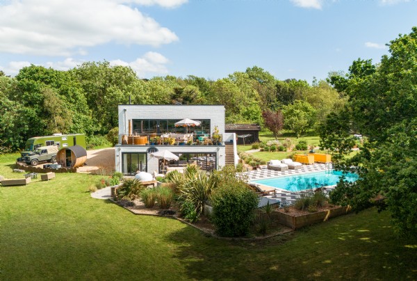 Carniv\u00e0le, the da Banks home in the Isle of Wight