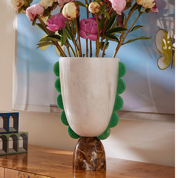 Como Scalloped Urn