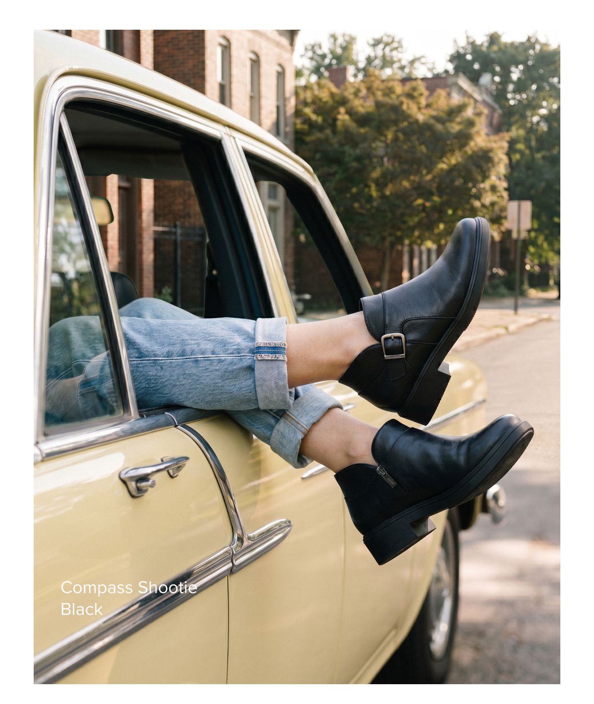 Compass Shootie - Black
