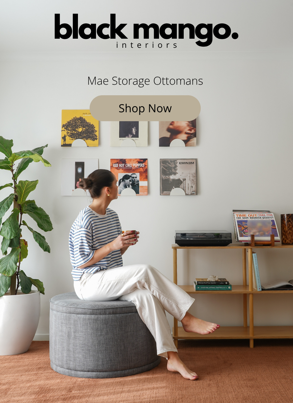Mae Ottomans
