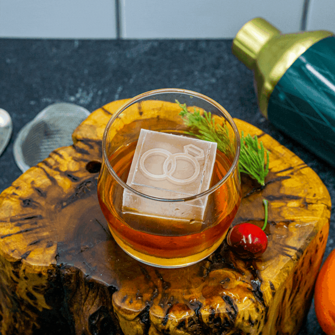 NEW IN!  WEDDING & BIRTHDAY ICE TRAY MOLDS