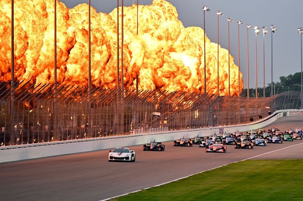 IndyCar start at Iowa Speedway